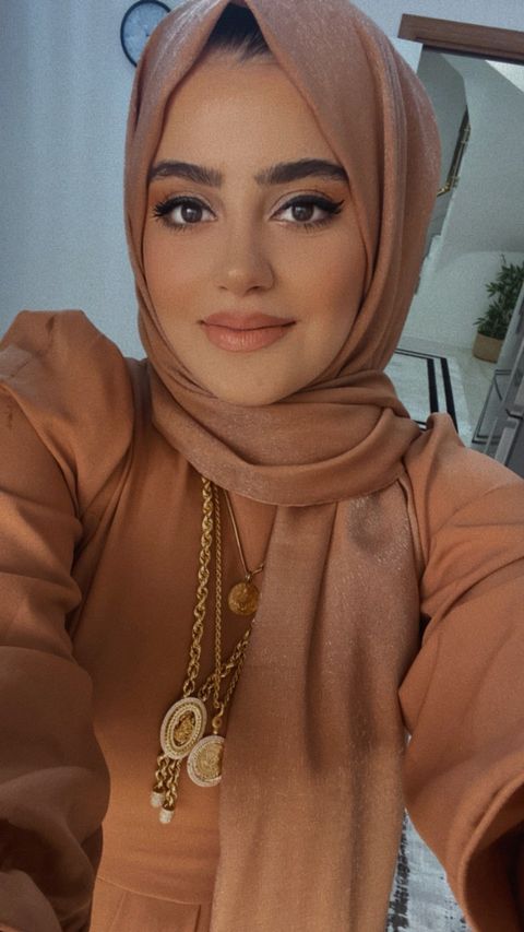 Gelin Evi Esra Kurnaz kimdir? Kaç yaşında, nereli ve Instagram hesabı