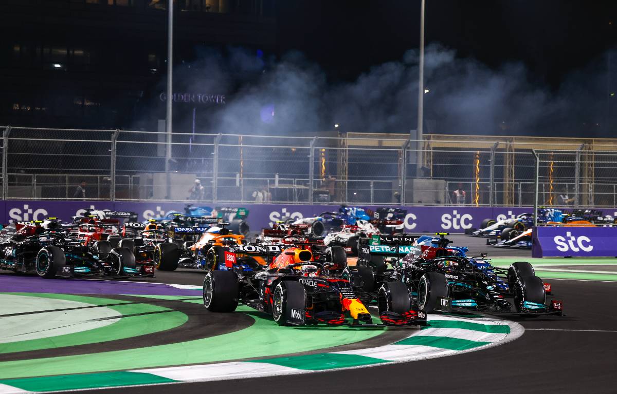 Saudi-Arabian-Grand-Prix-first-corner-planetF1
